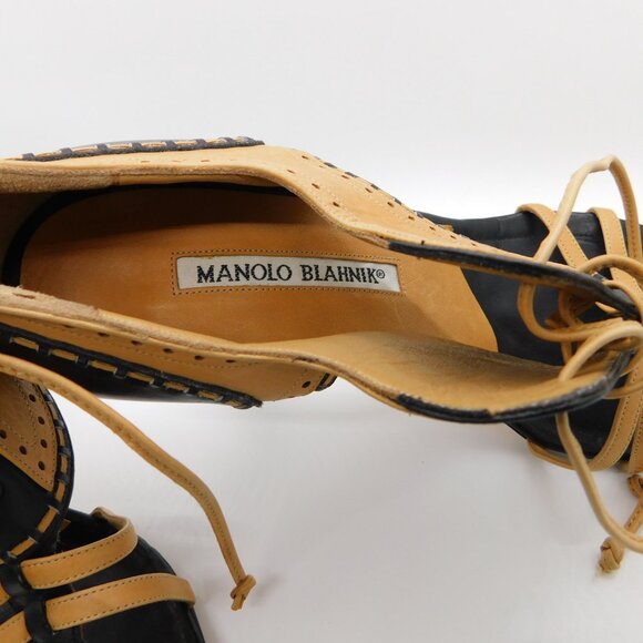 Manolo Blahnik Lace up heels - Picture 2 of 4